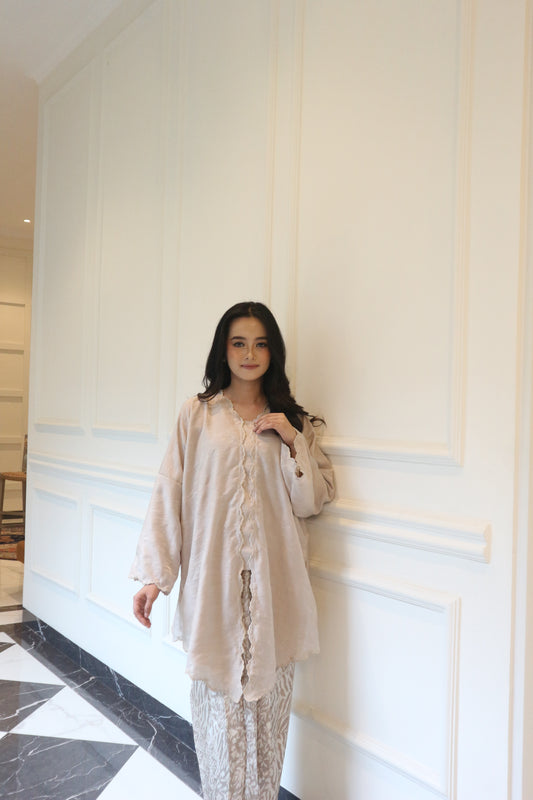 Athalia long set in Beige (1)
