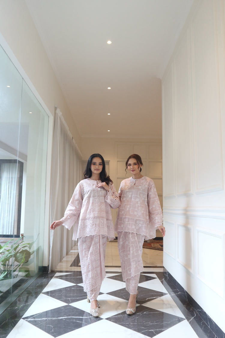 Amira Cherry Set