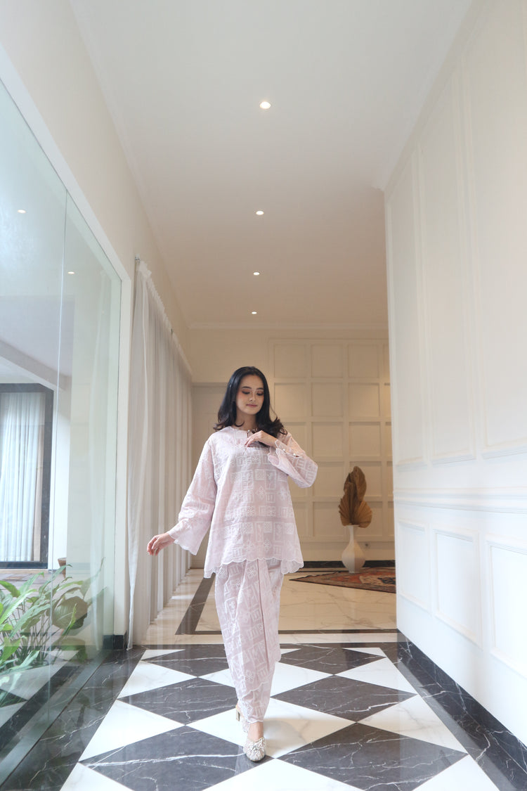 Amira Cherry Set