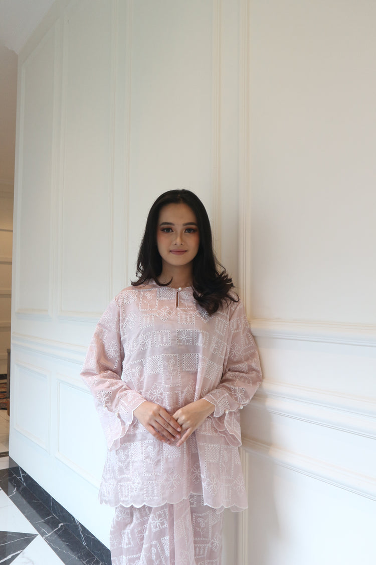 Amira Cherry Set