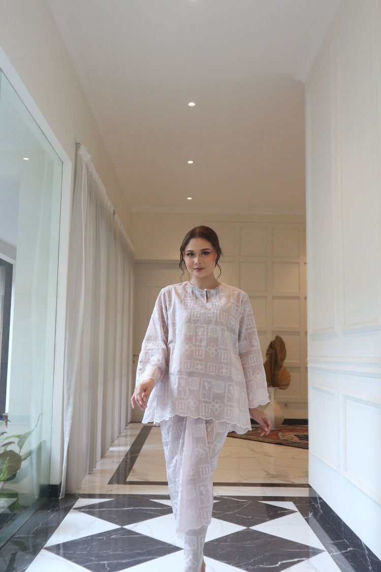 Amira Cherry Set