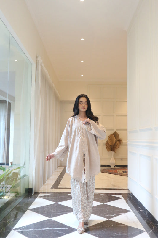 Athalia long set in Beige (1)