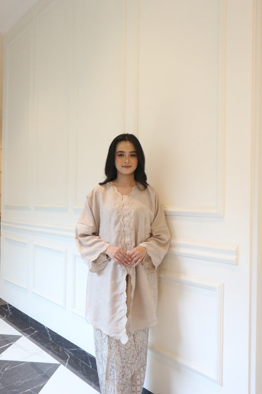 Athalia long set in Beige (2)